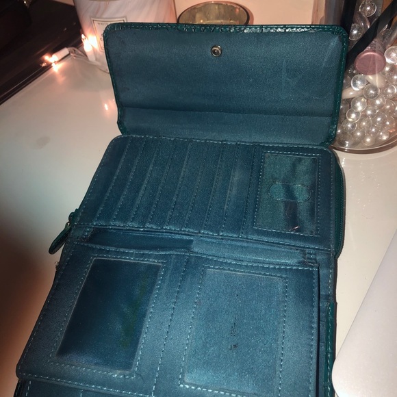 ✨3/$15✨Kate Landry wallet - Picture 2 of 6